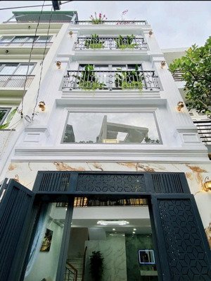 tôi cần bán nhà hẻm 5mđ tôn thất tùng-p phạm ngũ lão-q1 giá 4tỷ48/72m2 gần công viên 23/9 thuê 27tr