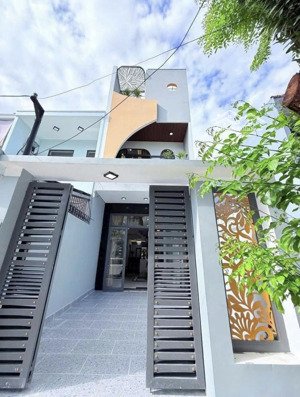 bán nhà gần cầu calmette, vĩnh khánh - p. 9 - q. 4 đường trước nhà 6m, giá 2tỷ690 cho thuê 16triệu