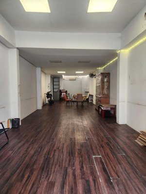 chính chủ cho thuê mặt bằng mặt tiền ngô gia tự, quận 10 - dt 4x18m, riêng biệt, giá rẻ