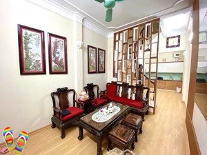 bán nhà ô tô đỗ cửa, 35m 5 tầng 8,5 tỷ. phố phùng chí kiên