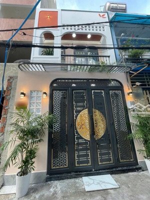 bán nhà đẹp sẵn nội thất 56m2, 2 tầng, phường tân sơn nhì, gần aeon mall, nhỉnh 5tỷ