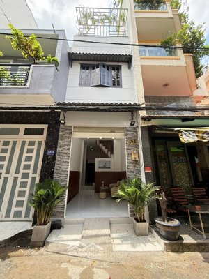 bán nhà riêng sổ đầy đủ không dính pháp lý dt 3x10 đường 6m phù hợp buôn bán kinh doanh