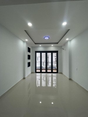 nhà hxh cách mạng tháng 8 quận 10 - 42m2 4 tầng mới dọn vào ở ngay - chỉ 7 tỷ 7
