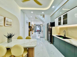 kẹt tiền kinh doanh bán nhanh thu vốn nhà nhiu tâm p5 quận 5 giá bán: 4 tỷ 380 ( tl )