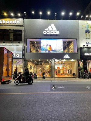 siêu vị trí! bán gấp nhà 3 tầng mặt tiền tân sơn nhì. dt: 12.5 x 26m. hđt: 220tr/th. giá 50 tỷ