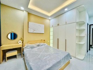 chuyển về quê bán nhà đường 5.6m tô hiến thành - q10.giá 4tỷ250.đang cho thuê 26tr.gần siêu thị go