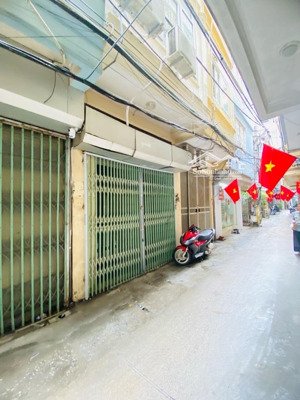 bán nhà mặt ngõ xe ba gác, ngõ nông, oto chạy qua cách hồ hoàng cầu 100m