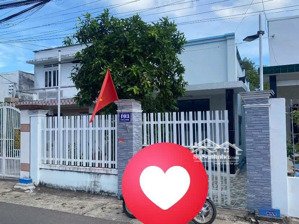 cần bán căn nhà ngay trung tâm phước bửu, xuyên mộc, cách hồ bà tô 300m