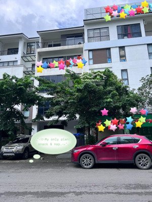 liên kề hoàng thành, mỗ lao,dt 130m, trục chính 3 làn xe ô tô, kinh doanh sầm uất ngày đêm, giá tốt