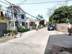 lô góc .diện tích 108m . ngõ thông .đất phường chương mỹ . cách thị trấn chúc sơn chỉ 3km