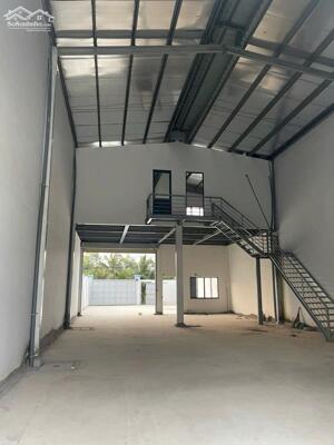 Cho thuê kho xưởng 700m2, 1 lầu, mặt tiền Kênh A, Bình Chánh, điện 250A