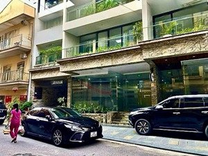 bán tòa nhà văn phòng mặt phố từ liêm 310m2, mặt tiền 16m, view hồ, kinh doanh đỉnh, đường rộng 24m