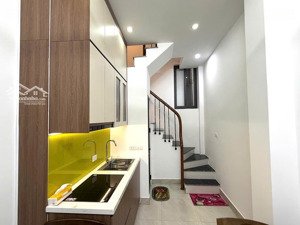 nhà riêng 15m2 sổ đỏ chính chủ - trên 3 tỷ - hai bà trưng - ngõ nông gần phố - 3 thoáng