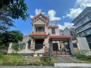 bán biệt thự siêu rẻ khu vực đường lê hồng phong gần cục hải quan, dt 250m2, ngang 14m, nhà 3 tầng