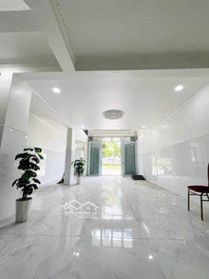 nhà mặt tiền tô ký, 1t3l sân thượng, 56m nở hậu 8.9m sổ hồng riêng.