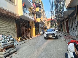 trung tâm hà đông-ô tô qua nhà-2 nhà ra ô tô tránh-40m2-hơn 7 tỷ-tặng nội thất-chủ thiện chí bán