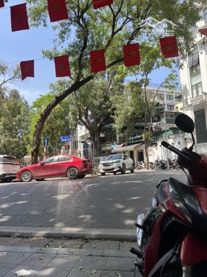 bán nhà mặt phố tràng thi giá chỉ 12,8 tỷ kinh doanh cực đỉnh vị trí siêu đẹp trung tâm