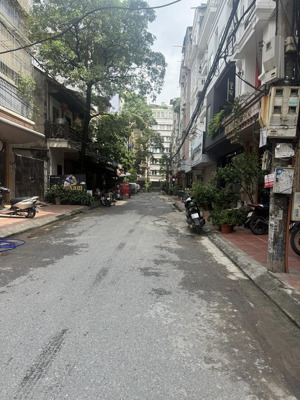 phân lô - pháo đài láng - ô tô chạy vòng quanh