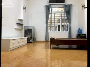 Bán nhà Hào Nam 30 ra phố - Nhà 25m xây 5 tầng giá 5.75 tỷ