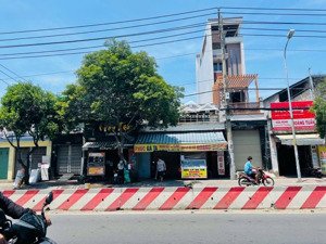 cho thuê nhà mặt tiền trục đường chính!