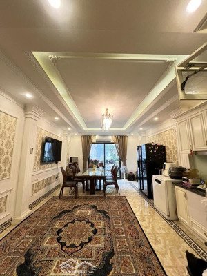 bán nhà riêng tại hoàng quốc việt, 27,3 tỷ, 69m2, pháp lý đầy đủ