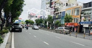 mặt tiền ngay ng văn trỗi, dt 5x14m giao với h văn bánh, đang cho thuê kd, nhà mới 5 tầng