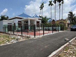 siêu phẩm nhà vila còn rất mới và đẹp 212,4m2 ngang 12m tại tam kiệt hữubằngcáchbệnh viện huyện500m