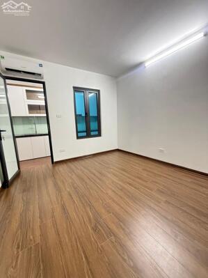 bán gấp siêu phẩm Cầu Giấy 40m2, 6T, lô góc, thang máy, mặt ngõ thông kinh doanh