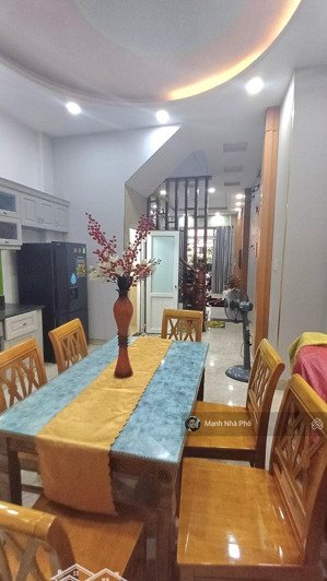 bán nhà hxh thống nhất p.11 gò vấp 4 tầng nở hậu tài lộc sát mặt tiền 68m²(3.7m x 18.5m)7,3 tỷ tl