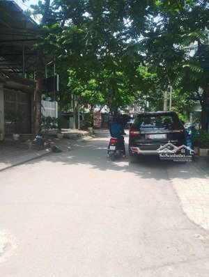 gà đẻ trứng vàng mặt phố cầu giấy 80m mặt tiền 6,5m giá nhỉnh 42tỷ l.hệ tuấn 