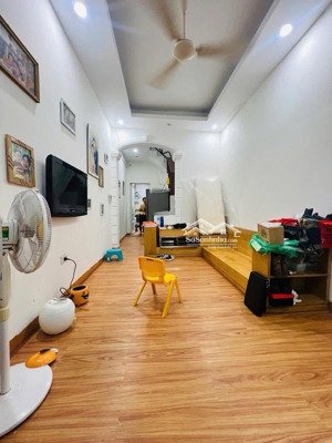 bán nhà hoàng hoa thám ba đình dt 47m2 4t giá 9.9 tỷ cách phố 30m2 sau qh nhà mình ra mặt phố