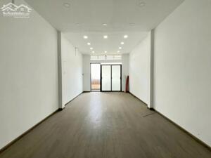 Bán nhà 3 lầu mặt tiền Cách Mạng Tháng 8, gần nhà thiếu Nhi, Biên Hòa, 66m2, giá 11 tỷ 500.