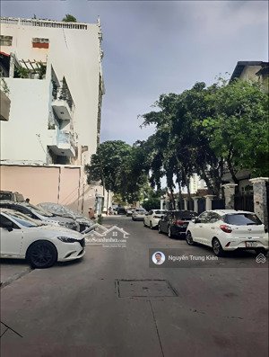 bán nhà mặt phố 8m, nguyễn thị thập, 24 tỷ, dts 318m2, 4 tầng, thang máy, 20 phòng dv, 100tr/tháng.