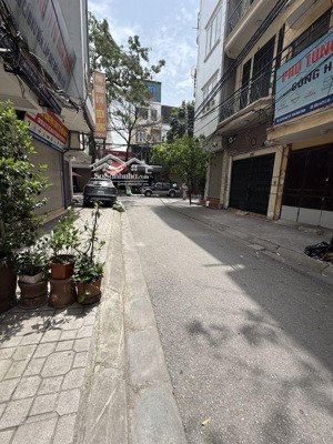 trần khát chân hai bà trưng ô tô tránh kinh doanh sầm uất diện tích rộng rãi mặt tiề