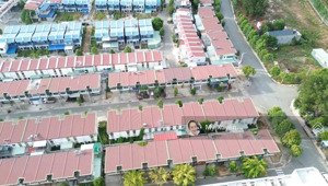 cần bán căn shophouse 2 tầng trục đường d4s đẹp nhất tại oasis city, sổ hồng sẵn, giá tốt 1,75 tỷ