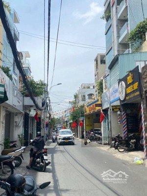 mặt tiền lạc long quân - 82m2(5.2x16m) - chỉ 13 tỷ hơn - mặt tiền kinh doanh 10m xe tải