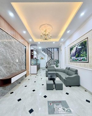 nhà mới sát đô nghĩa hơn 5 tỷ tí ti