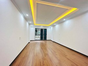 cực hiếm! phân lô trần quốc hoàn, gần phố, ngõ thông tứ tung, 40m2x5t, giá chỉ 14.x tỷ có tl