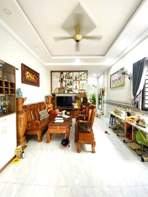 hiếm! nhà 3 tầng ngang 4.4m 55m2 nguyễn oanh, p.10 gò vấp chỉ nhỉnh 6 tỷ tl!