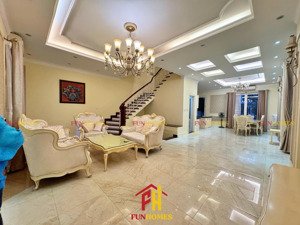 cho thuê biệt thự vinhomes riverside, 50 triệu/th, 225m2, 4pn, 3wc, đầy đủ nội thất