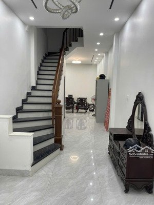 bán nhà riêng ngõ chùa vua, 50m ra đường trần khát trân. 46.9 m2, 4 tầng, mt 3m. giá 12 tỷ