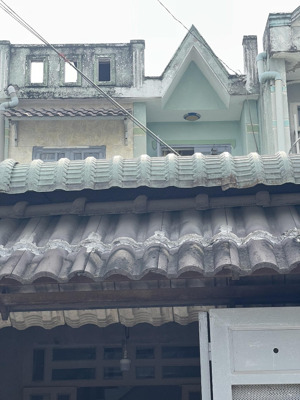 cần bán nhà riêng chính chủ , có sân để xe hơi , khôn gian yên tỉnh , an ninh ,