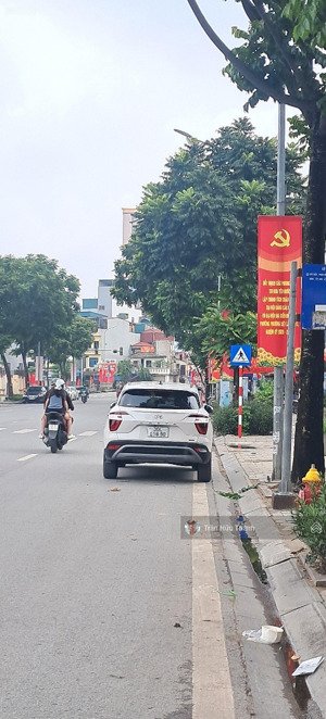 tòa văn phòng 9t - lô góc - 3 mặt thoáng . dòng tiền 2,4 tỷ/ năm. kết nối đường vành đai 2.5