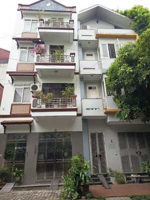 #số.c.nhỉnh 16 tỷ có nhà 60m2 liền kề ngô thì nhậm.phân lô.ô tô tránh đỗ.
vị trí ít nhà bá.n.tru