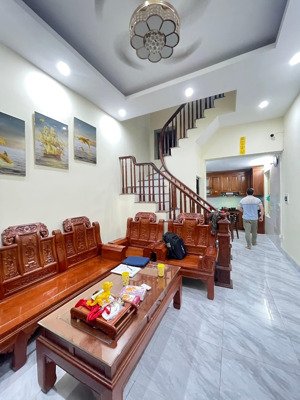 bán nhà đẹp dân xây cổ nhuế, lô góc, ngõ thoáng, dân cư văn minh, dt 45m2, mt 4,1m, giá 8,1 tỷ...