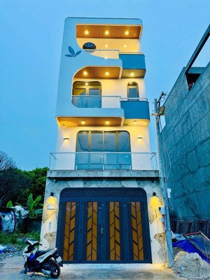 chính chủ lên sóng siêu phẩm luxury - bà điểm - chợ đầu mối 7.2 tỷ (thương lượng)