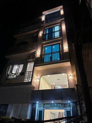 bán gấp nhà nghĩa tân, 18,8 tỷ, 85,6m2, 4 tầng cực chất, ô tô đỗ cạnh nhà.