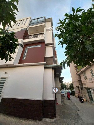 bán nhà 2mt hxh _ thiết kế hiện đại _ ngay bên cạnh vincom _ huỳnh tấn phát