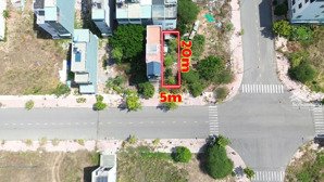 chủ cần tiền nên bán lô đất trục chính nối thẳng ra ql1k, vừa ở vừa kinh doanh được