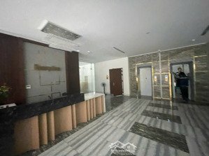 bán gấp toà văn phòng ,tây hồ, diện tích 288m2- 8 tầng- mặt tiên 16m- giá 135 tỷ( có thương lượng).